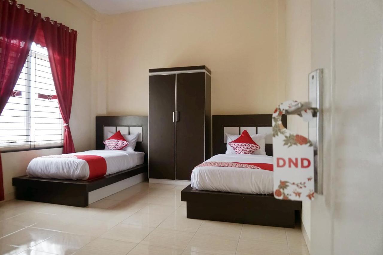 Oyo 1394 Rumaisa Homestay Syariah Pekanbaru Kültér fotó