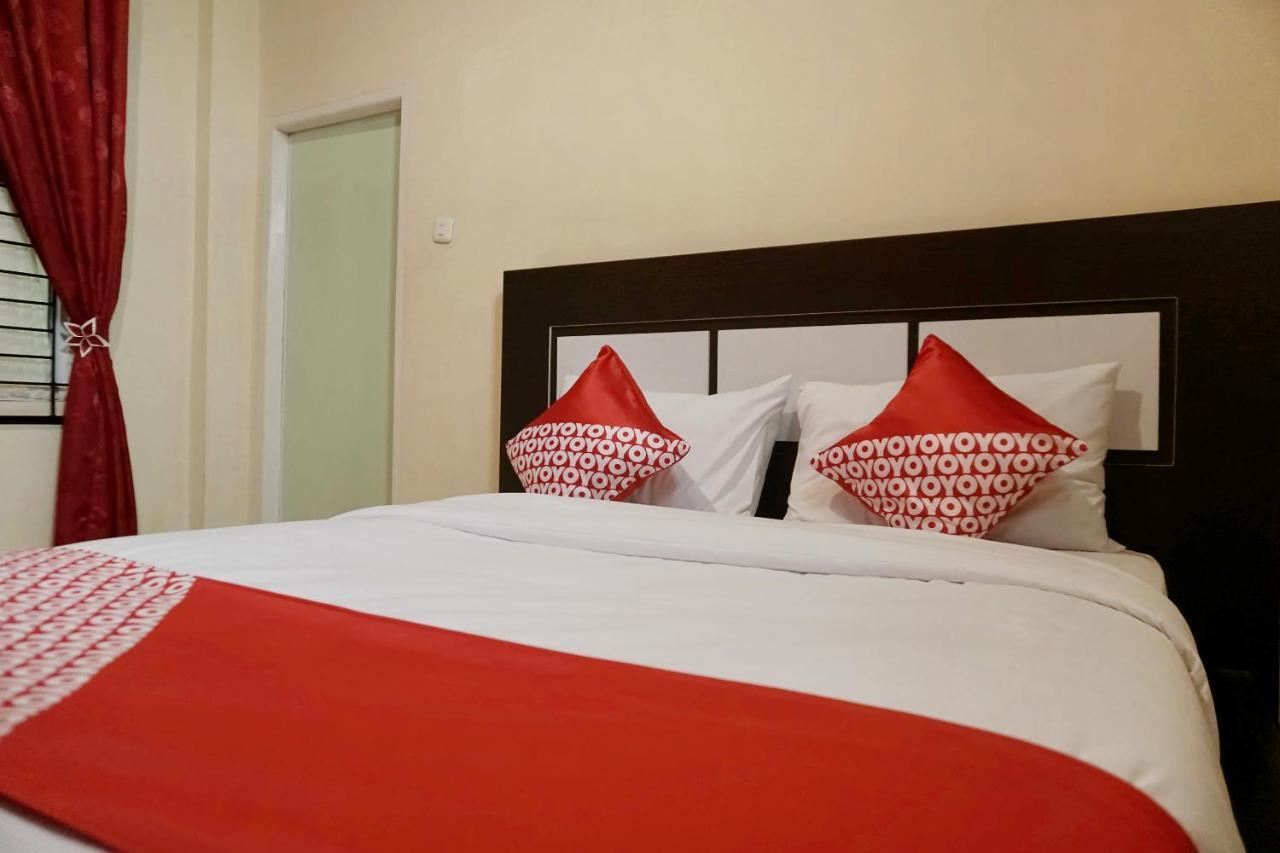 Oyo 1394 Rumaisa Homestay Syariah Pekanbaru Kültér fotó