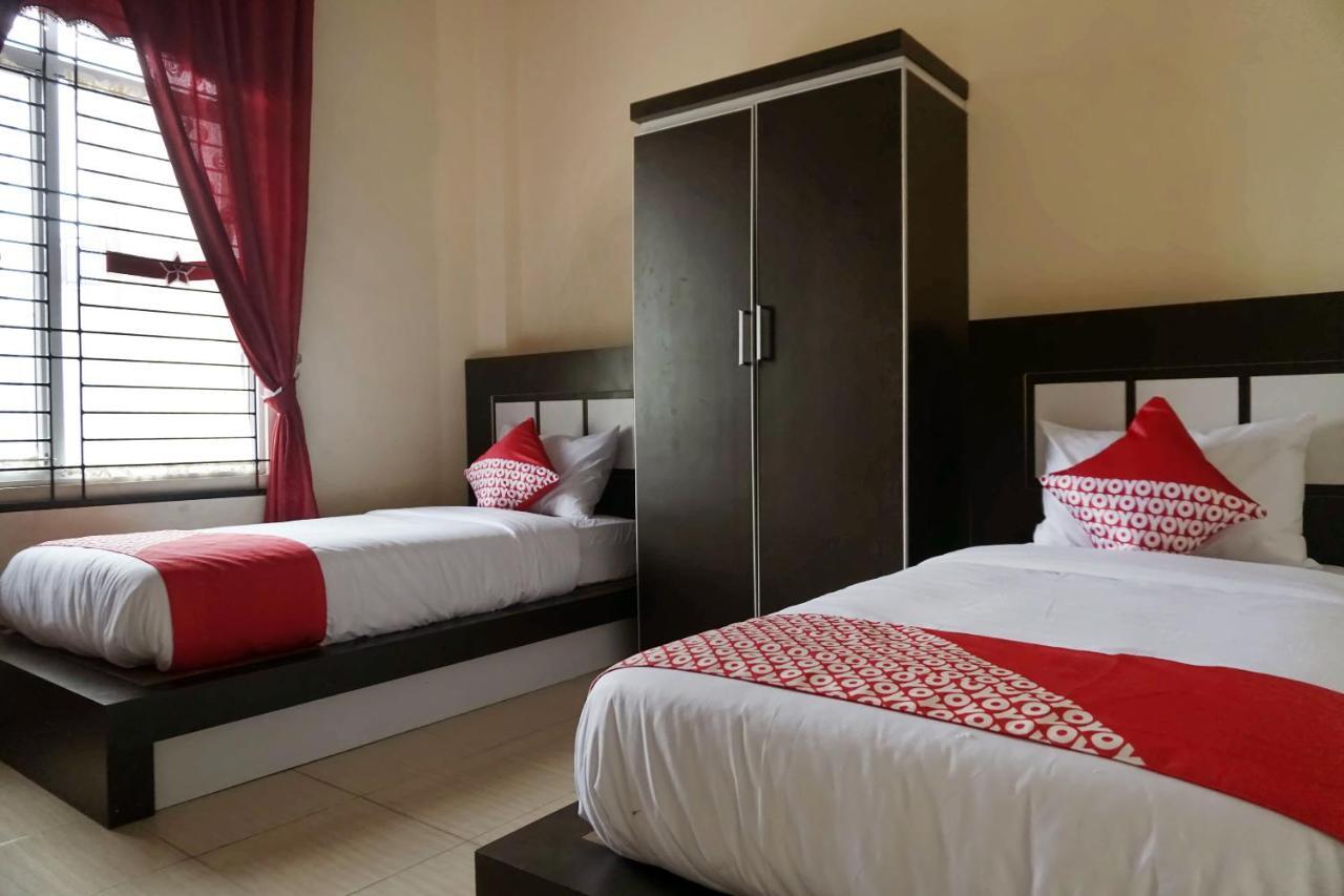 Oyo 1394 Rumaisa Homestay Syariah Pekanbaru Kültér fotó