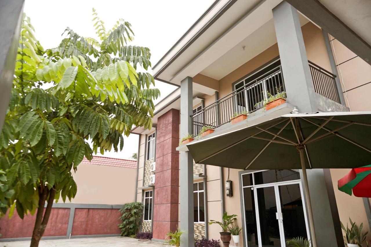 Oyo 1394 Rumaisa Homestay Syariah Pekanbaru Kültér fotó